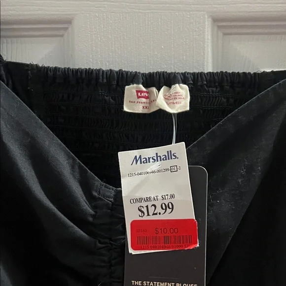 Levi's Black Gathered Top - Picture 2 of 4